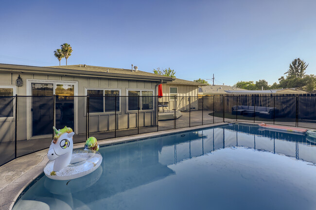 pool (mesh gate not currently installed, but can be) - 6930 Bruce Ct