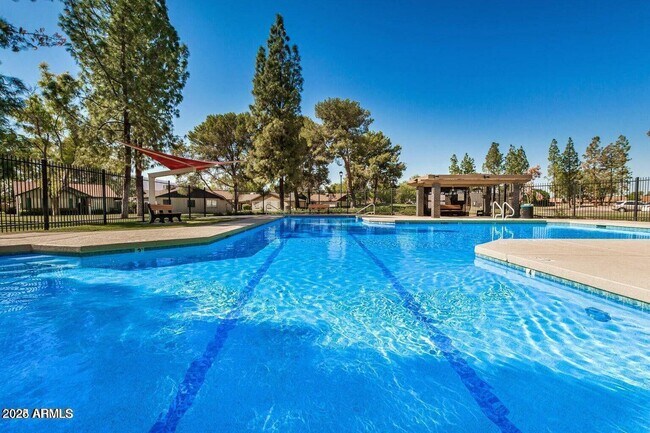 Building Photo - 5136 E Evergreen St