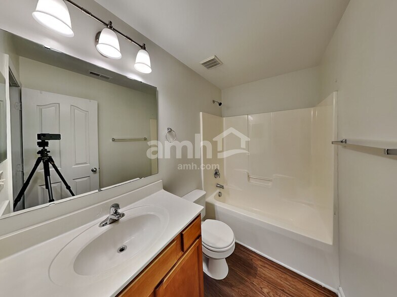 Building Photo - 5618 Stowe Derby Dr