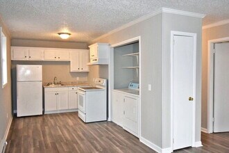 Building Photo - COMING SOON... 2BR/1BA in Fantastic East Nashville Location!!