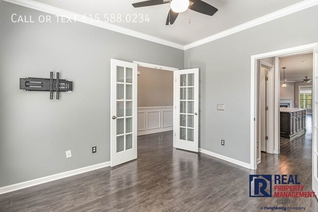 Building Photo - 810 Clay Pl