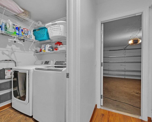 Building Photo - 204 Cameron Dr