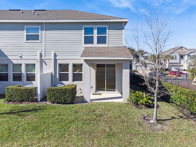 Building Photo - Spacious 3-Bedroom, 2.5 Baths Townhouse Retreat in Prime Orlando Location!