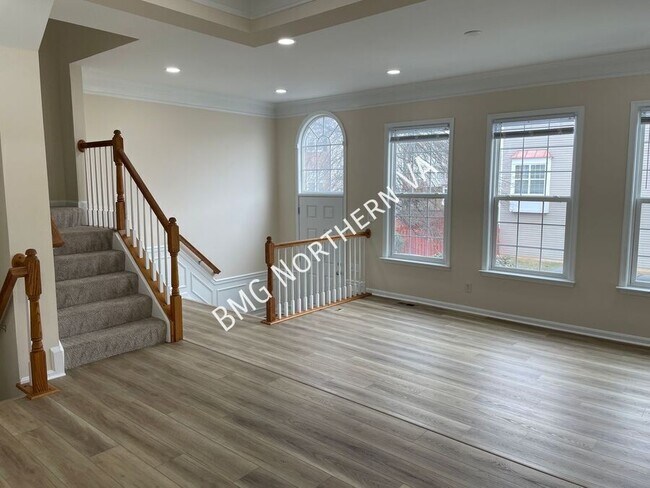 Building Photo - 22525 Maison Carree Square