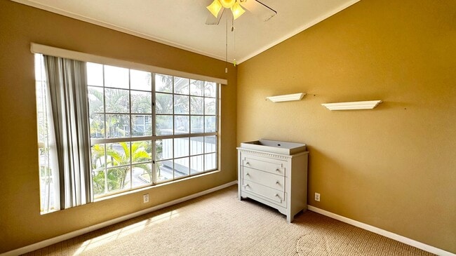Building Photo - 2 BED/2 BATH/2 PRKG + Washer/Dryer INSIDE ...