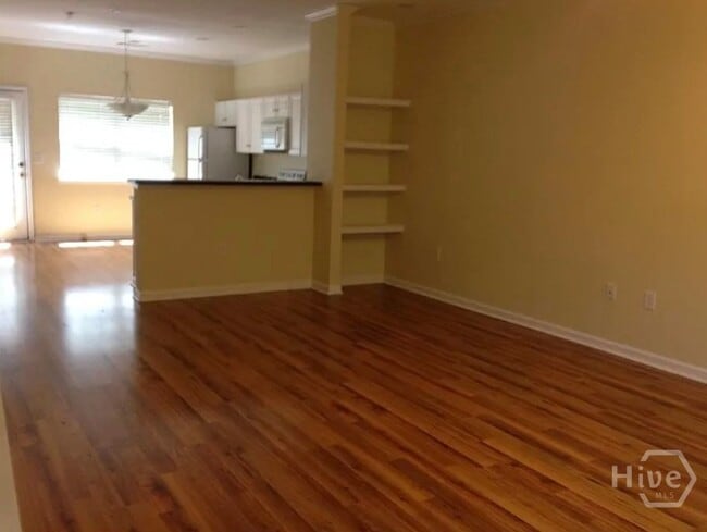 Building Photo - 205 Woodstone Dr