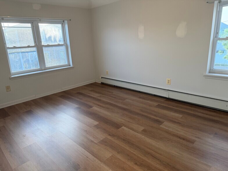 Building Photo - 463 Beach 68th St