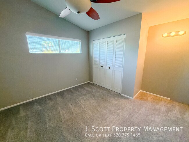 Building Photo - 3914 E Becker Ln