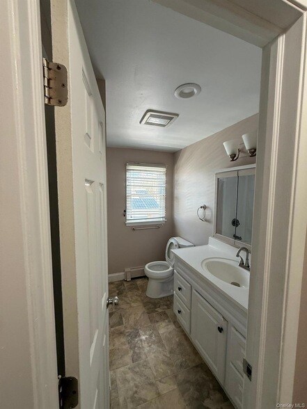 Building Photo - 23 Magro Dr