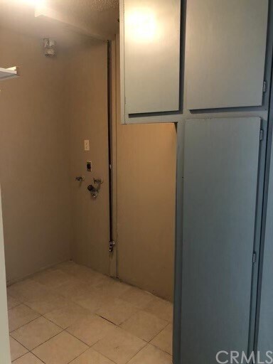 Building Photo - 896 W Commercial St