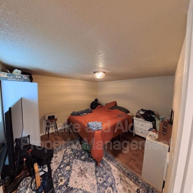 Building Photo - 1333 N Alberta St