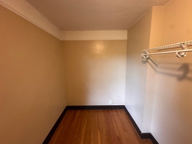 Building Photo - Bungay 22nd Ave Apartments - UW