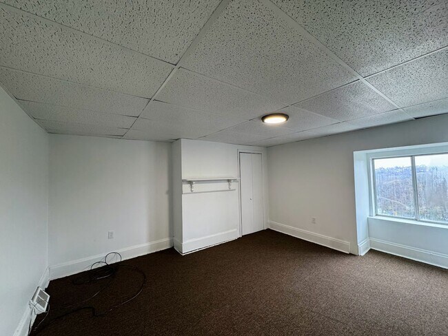 Building Photo - 28 Mt Oliver St