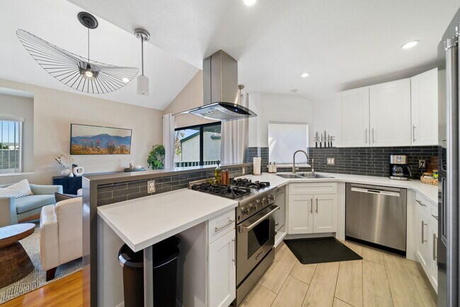 Building Photo - 12841 Forest Dr