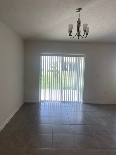 Building Photo - 3452 Barringer Dr SE