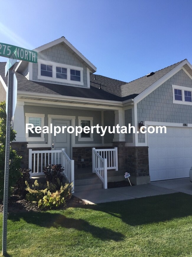 Building Photo - 3 Bedroom Clearfield Home Now Available!