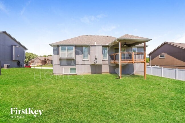 Building Photo - 803 E 13th Terrace