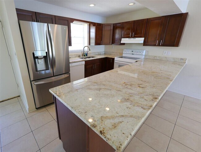 Building Photo - 1960 Union St