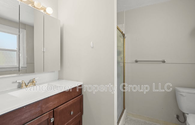 Building Photo - 310 E 22nd St