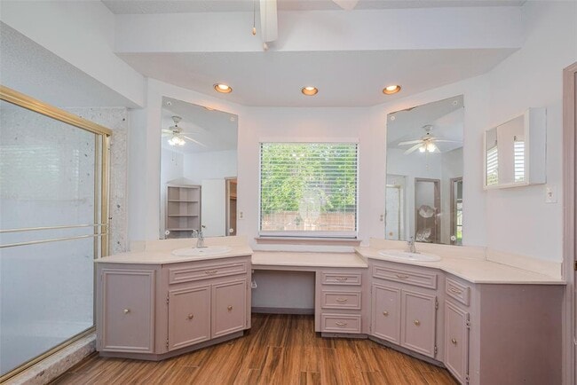 Building Photo - 12922 Ashford Chase Dr
