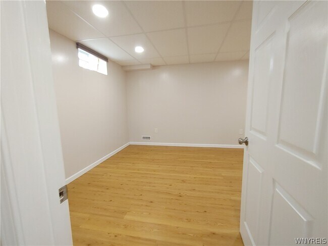 Building Photo - 441 Riverwalk Dr