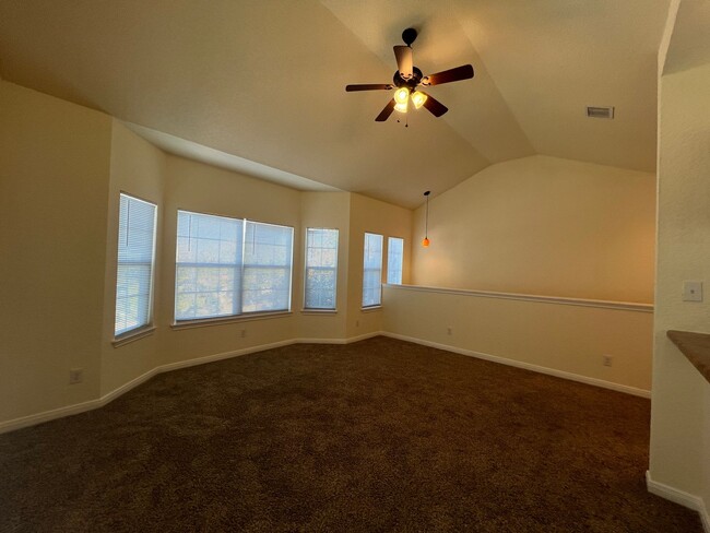 Building Photo - Large Deck off Living Room / Fridge Includ...