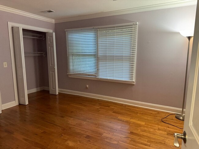 Building Photo - Classic Three Bedroom Home in Hilton Head ...