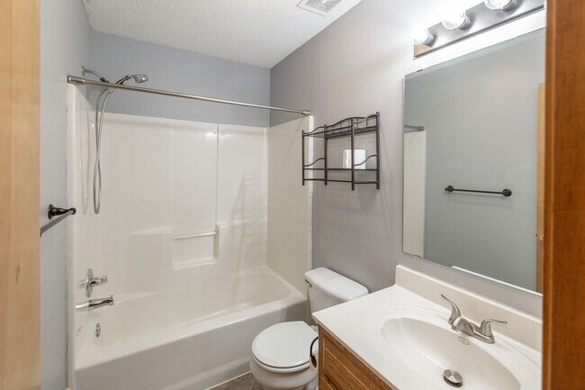 Building Photo - 16131 S Matt Ct