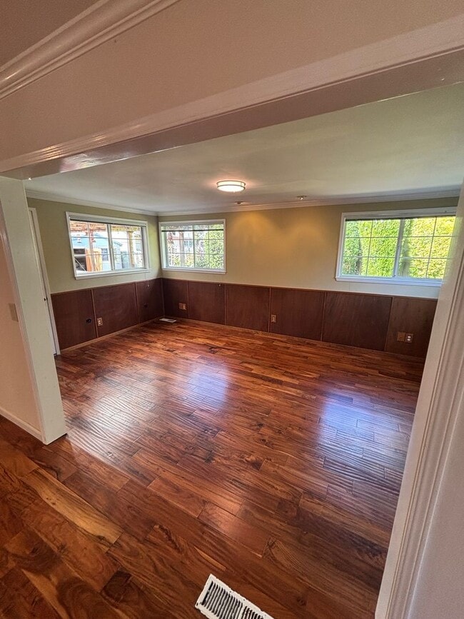 Building Photo - 3 Bedroom 2 Bathroom Single Family home in...