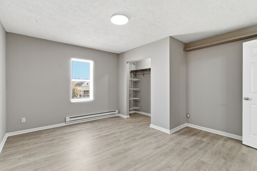 Building Photo - 1338 Barth Ave