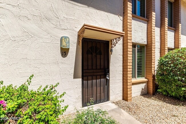 Building Photo - 4848 N Woodmere Fairway