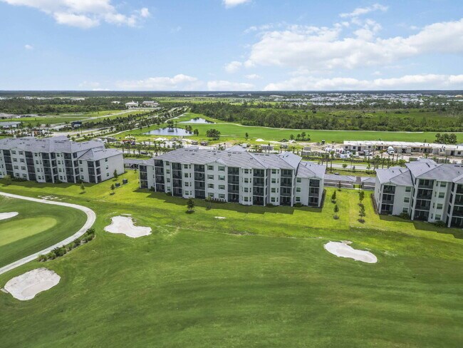 Building Photo - "Fully Furnished 2-Bed, 2-Bath Condo in Wellen Golf!"