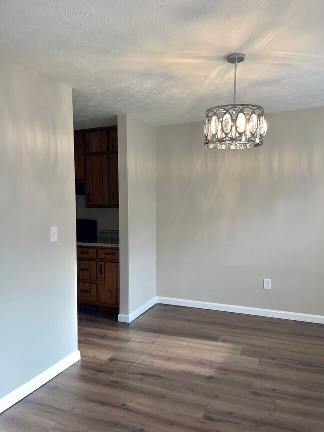 Building Photo - 5882 Sheldon Ct