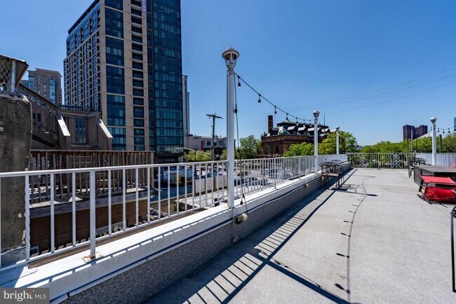 Building Photo - 316 Albemarle St