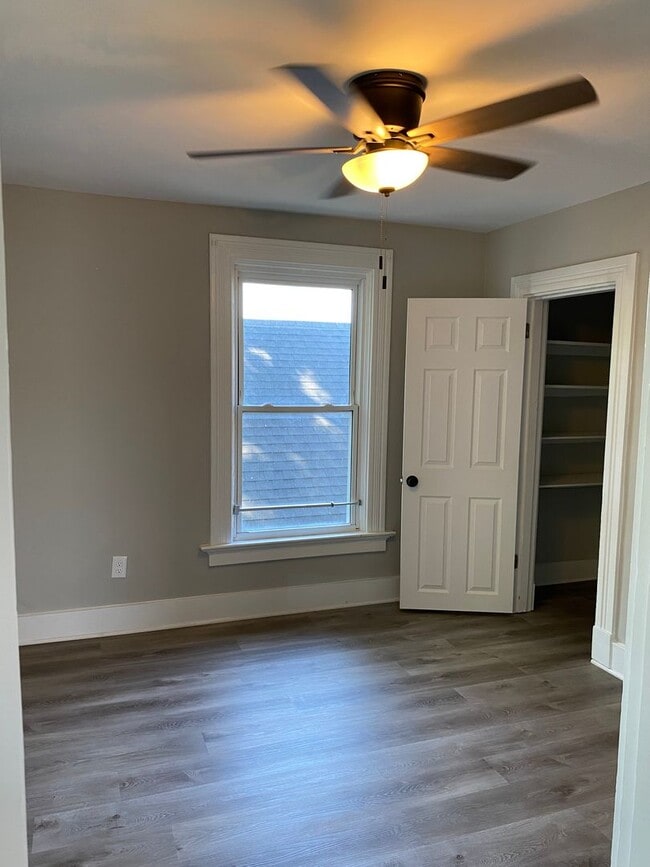 Building Photo - Newly renovated home immediately available