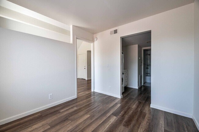 Building Photo - 4360 Gannet Cir