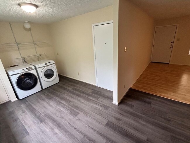 Building Photo - 3010 Matador Dr