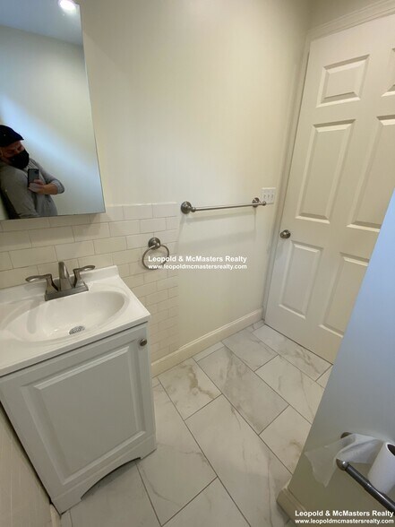 Building Photo - 380 Harvard St