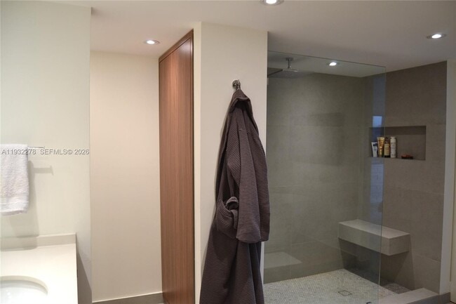 Building Photo - 11113 Biscayne Blvd