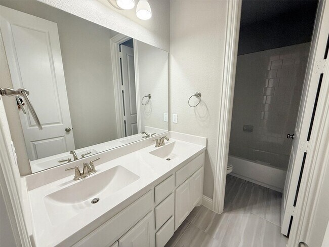 Building Photo - 6905 Broomsedge Dr