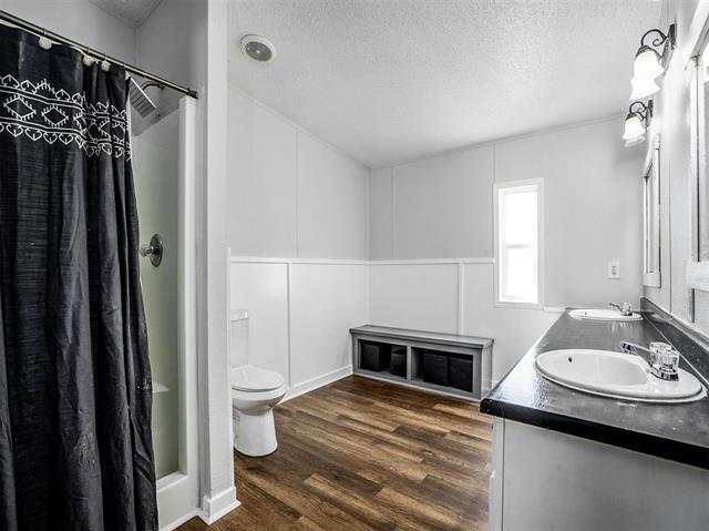 Building Photo - 9558 Diamond Avenue