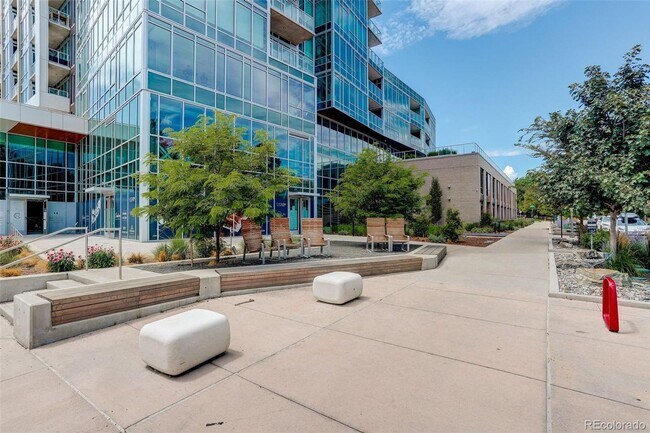 Building Photo - Stunning 2-Bedroom Condo at Sloan's Lake's Premier Lakehouse Community