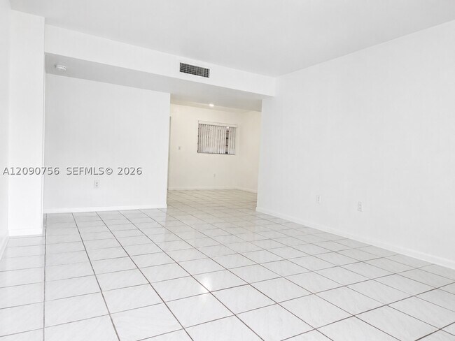 Building Photo - 13020 SW 92nd Ave