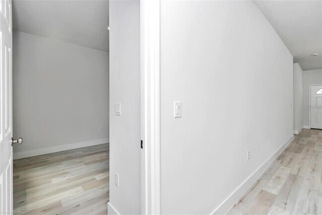 Building Photo - 3398 SW 165th Loop