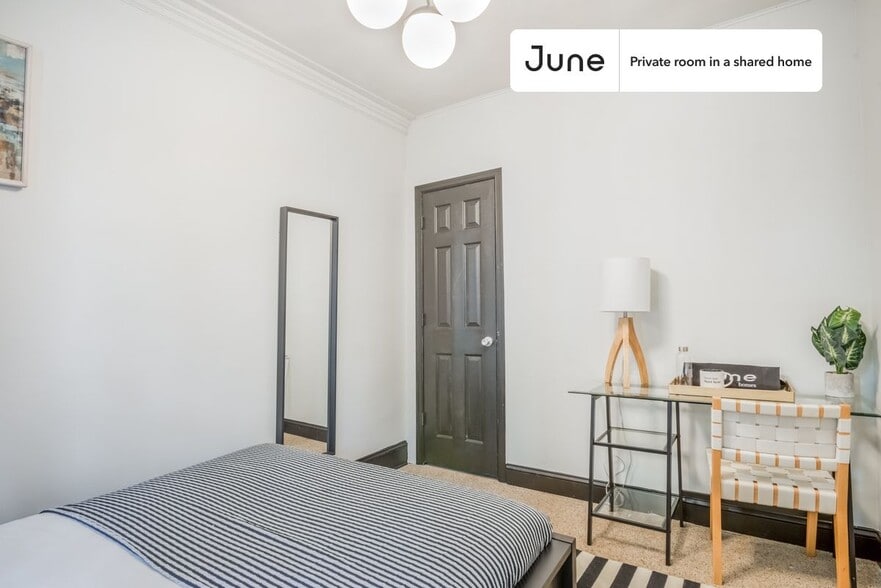 Building Photo - Room in Shared 5 bed/2 bath home in Woodley Park