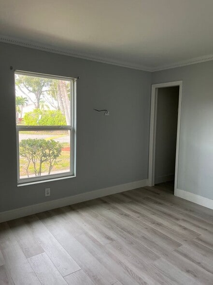 Building Photo - 5111 SW Courtyards Ct