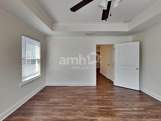 Building Photo - 1347 Weatherbrook Cir