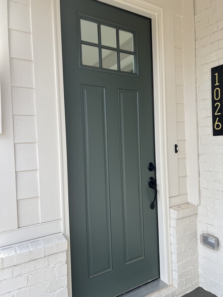 Building Photo - 1026 Windsor Dr