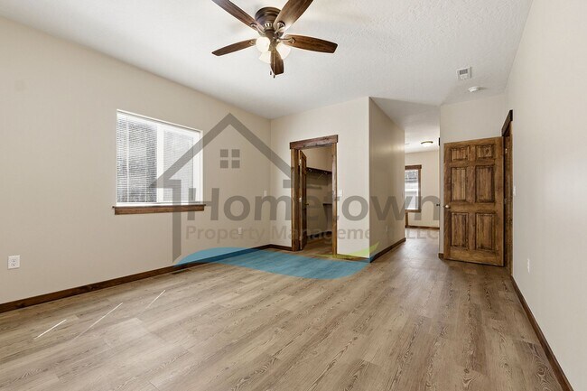 Building Photo - 4 Bedroom 2 Bathroom Home with Attached 2-Car Garage Available in Blanchard!