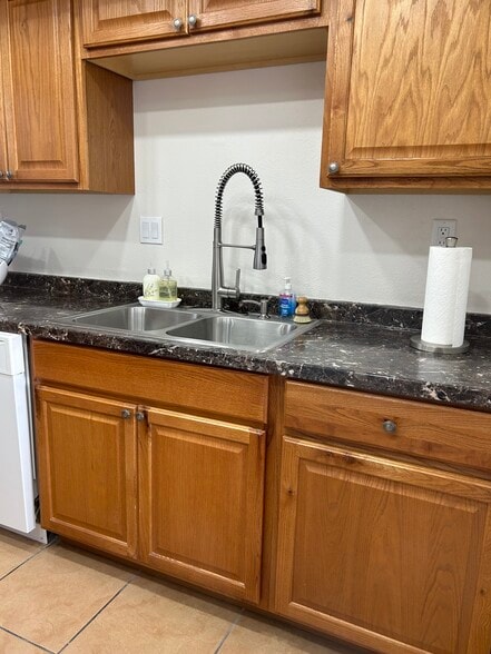 Sink w/ disposal + Dishwasher - 440 N Dodge Blvd